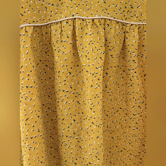 Sleeveless yellow patterned top - Picture 2 of 3